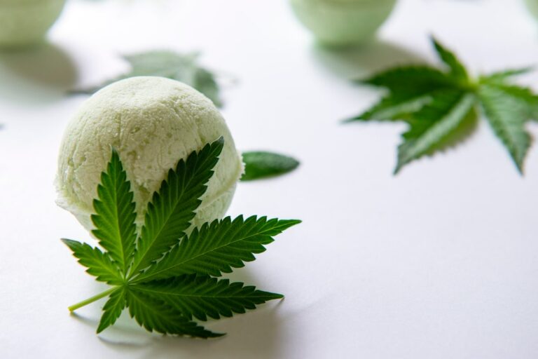 CBD Bathworld sandalwood bath bomb